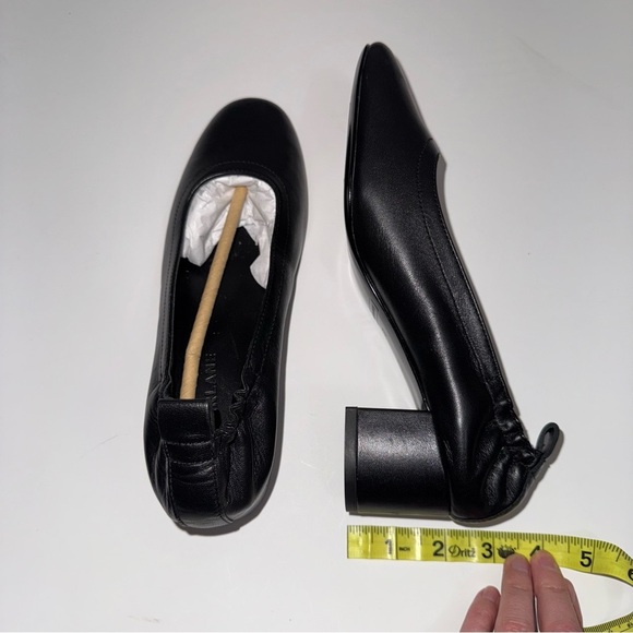 Everlane Black Italian Leather Day Heel in Size 7 - Picture 9 of 11